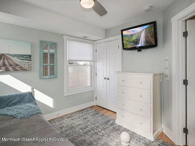 369 W 8th St #4 — Photo 15