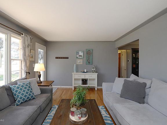 5th image of 1819 Woodcliff Ave SE