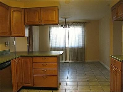 4th image of 7207 Claybeck Dr