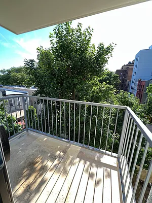 Rented by Delmark Realty LLC | media 9