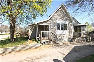 3rd image of 734 Burke Ave NE