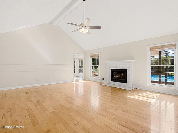 4th image of 156 White Tail Cir