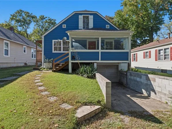 1504 9th Ave, Leavenworth, KS 66048