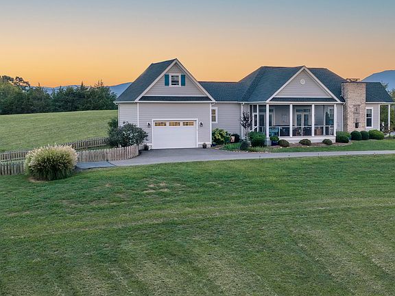 3rd image of 35 Cora Ln