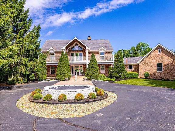 3rd image of 4885 Beechwood Rd