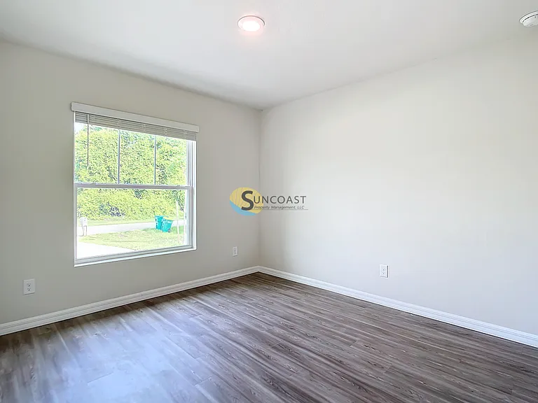 9235 Tacoma Ave — Photo 11