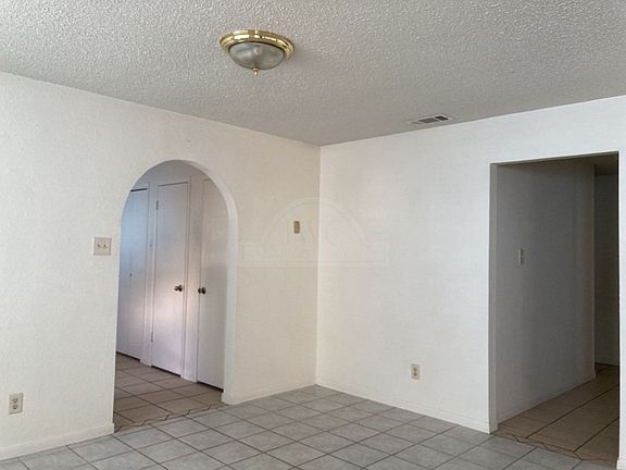 4th image of 2103 Corona Dr