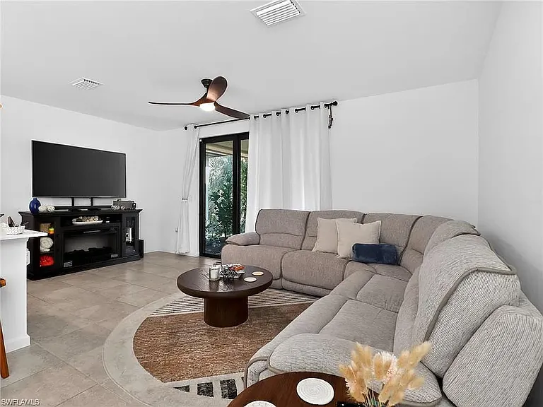 1672 Lake Jessup Cir — Photo 7