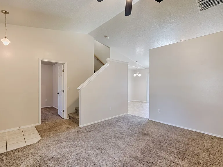 637 E Blue Heron St — Photo 5
