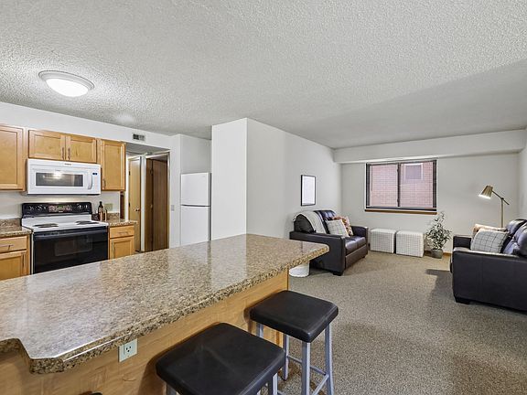 2nd image of 515 University Ave APT 705