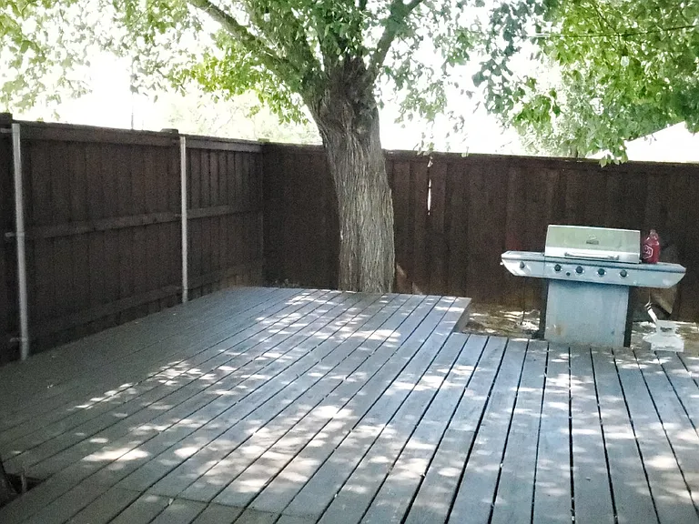 2027 Parkside Ct — Photo 7