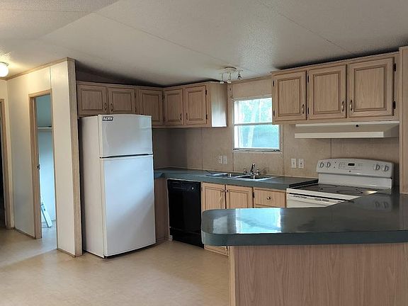 5th image of 305 Woods Ln