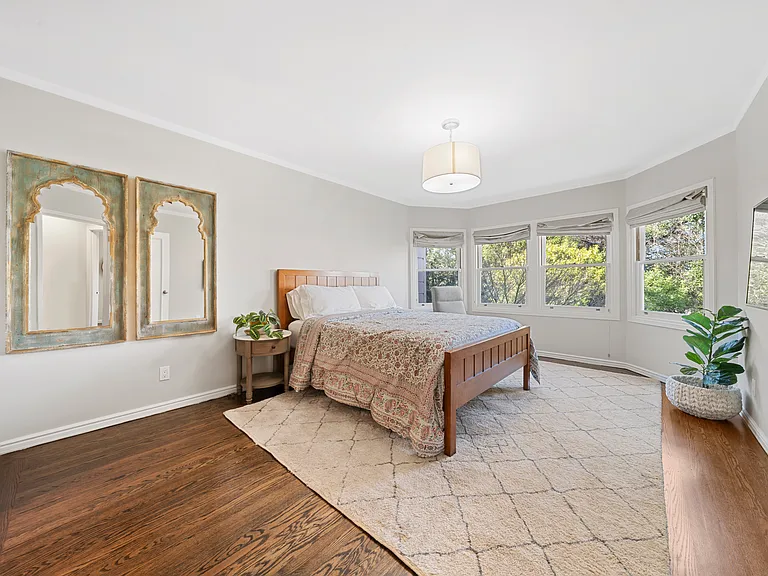 2339 Laguna St — Photo 16