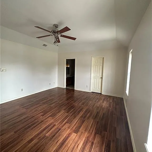 1200 S Gumwood St — Photo 16