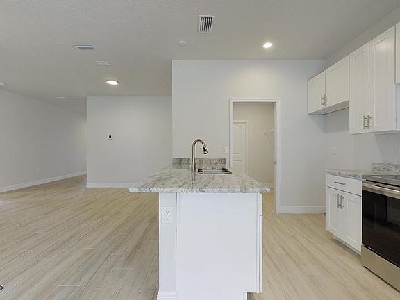 5th image of 2265 Emerson Dr SE