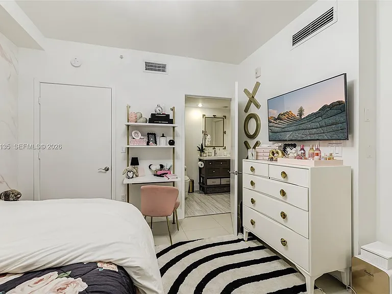 6000 Collins Ave #523 — Photo 20