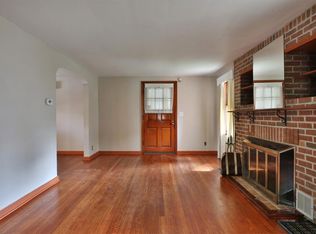 2440 Bretton Pl, Columbus, OH 43211