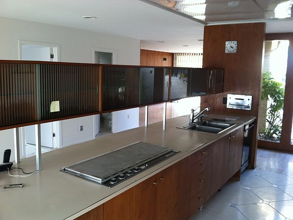Gourmet kitchen