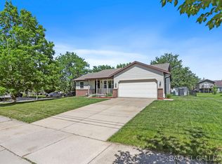 259 Country Club Rd, Holland, MI 49423