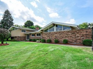 2 Canterbury Ct, South Barrington, IL 60010