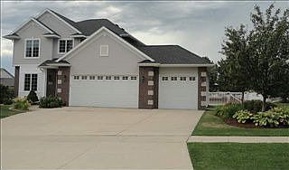 1st image of 2710 Glen Oaks Dr