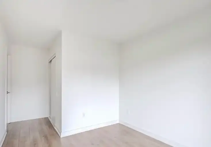 775 King St W #202 — Photo 2