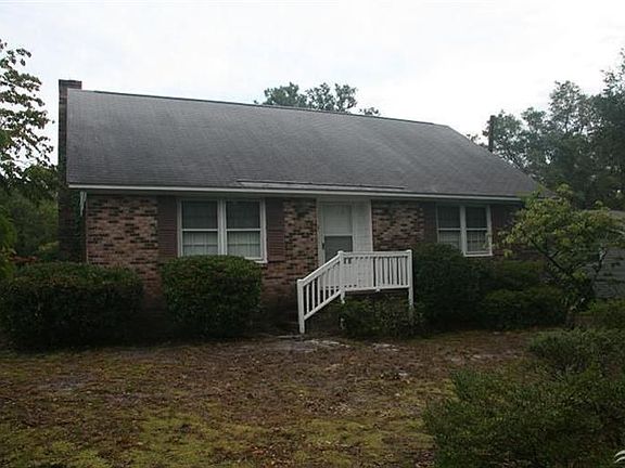 4th image of 303 E 8th St