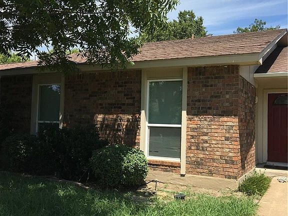 2nd image of 909 Stonetrail Dr