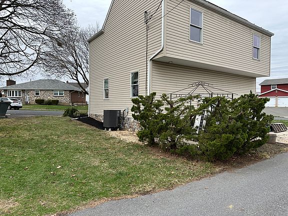 3rd image of 1416 Oakland St