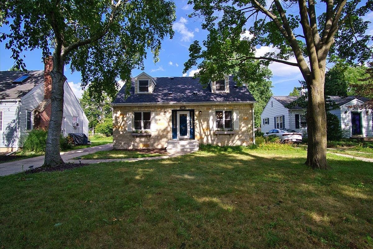 238 Kensington Dr, Madison, WI 53704 | MLS #2030997 | Zillow
