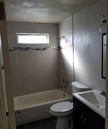 5th image of 1040 S Ferry St APT 2
