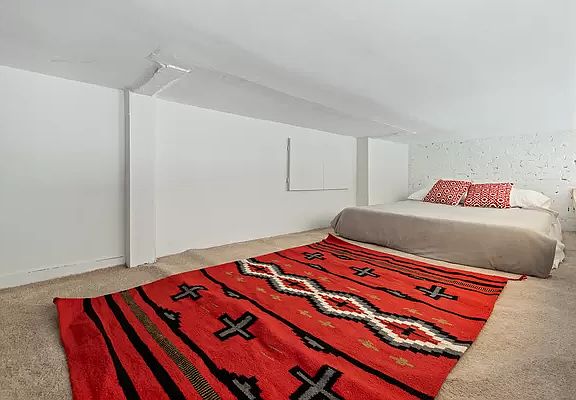 5th image of 56 W 82nd St APT 8