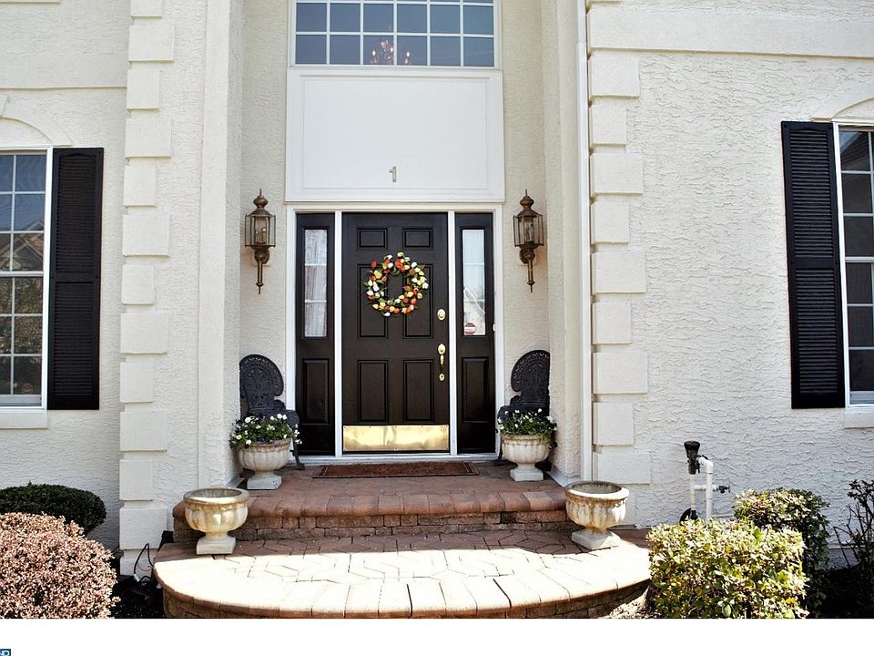 1st image of 1 Ainsley Ct