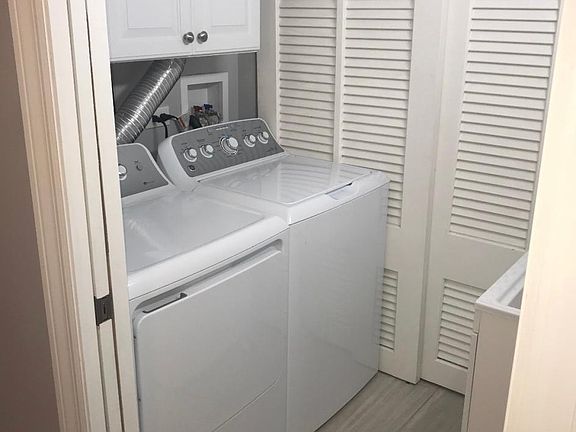 4th image of 6415 N Christiana Ave Unit G