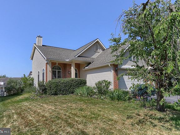 2nd image of 1848 Meadow Ridge Dr