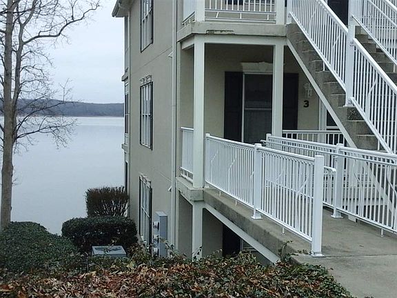3rd image of 586 Moon Bay Dr