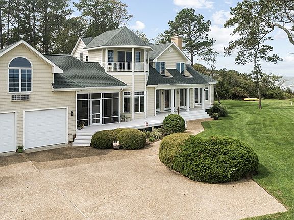 3rd image of 168 Beach Point Dr