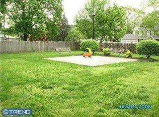 28 Holly Glen Dr #206, Pitman, NJ 08071