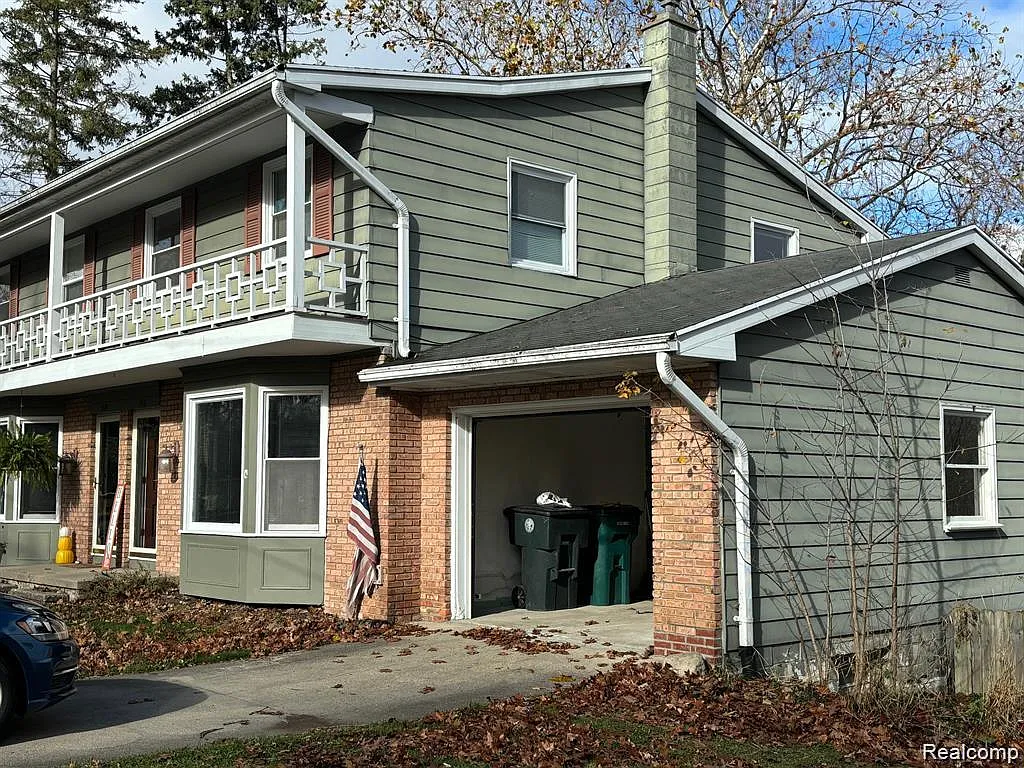 3 bed, 1.5 bath, 1792 sqft, $1,600 — Photo 2