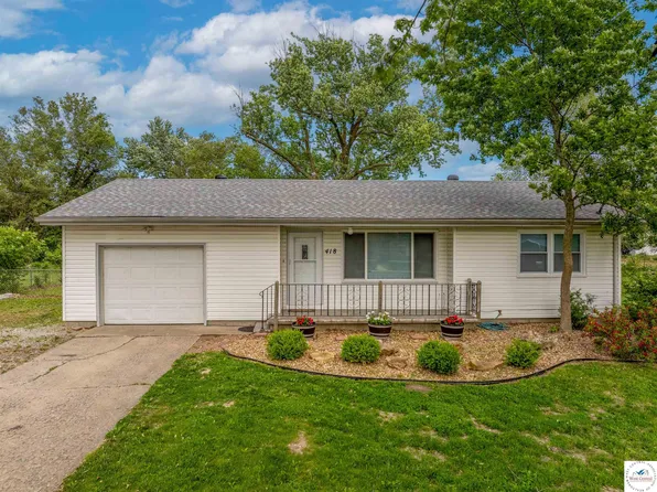 418 N Main St, La Monte, MO 65337