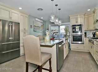 4 Beaumont Ct, Toms River, NJ