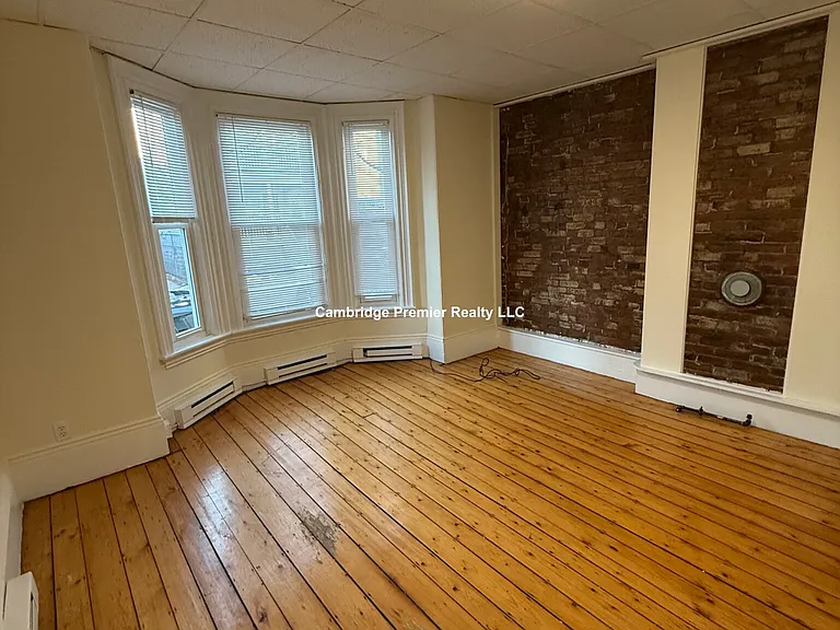 School St — Photo 33