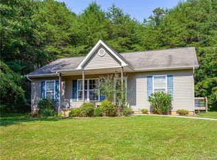 40 Rocking Porch Ln, Asheville, NC 28805