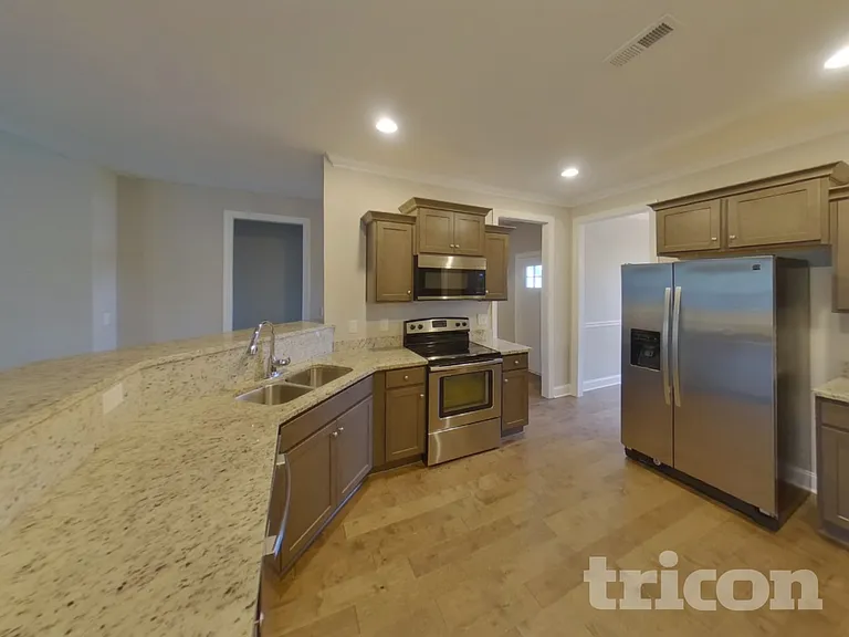 5105 Cloverhill Dr — Photo 9