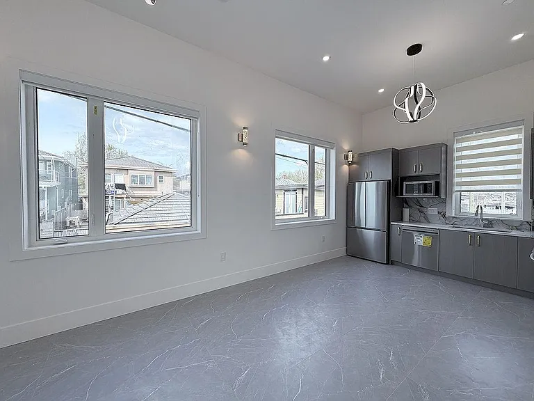 10XX E 62nd Ave — Photo 6