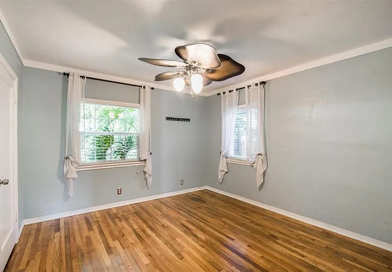 415 NE 8th Ave — Photo 9