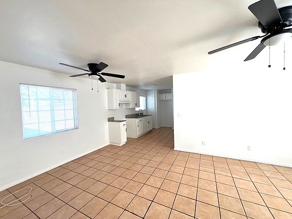 5th image of 10904 Willowbrook Ave #1