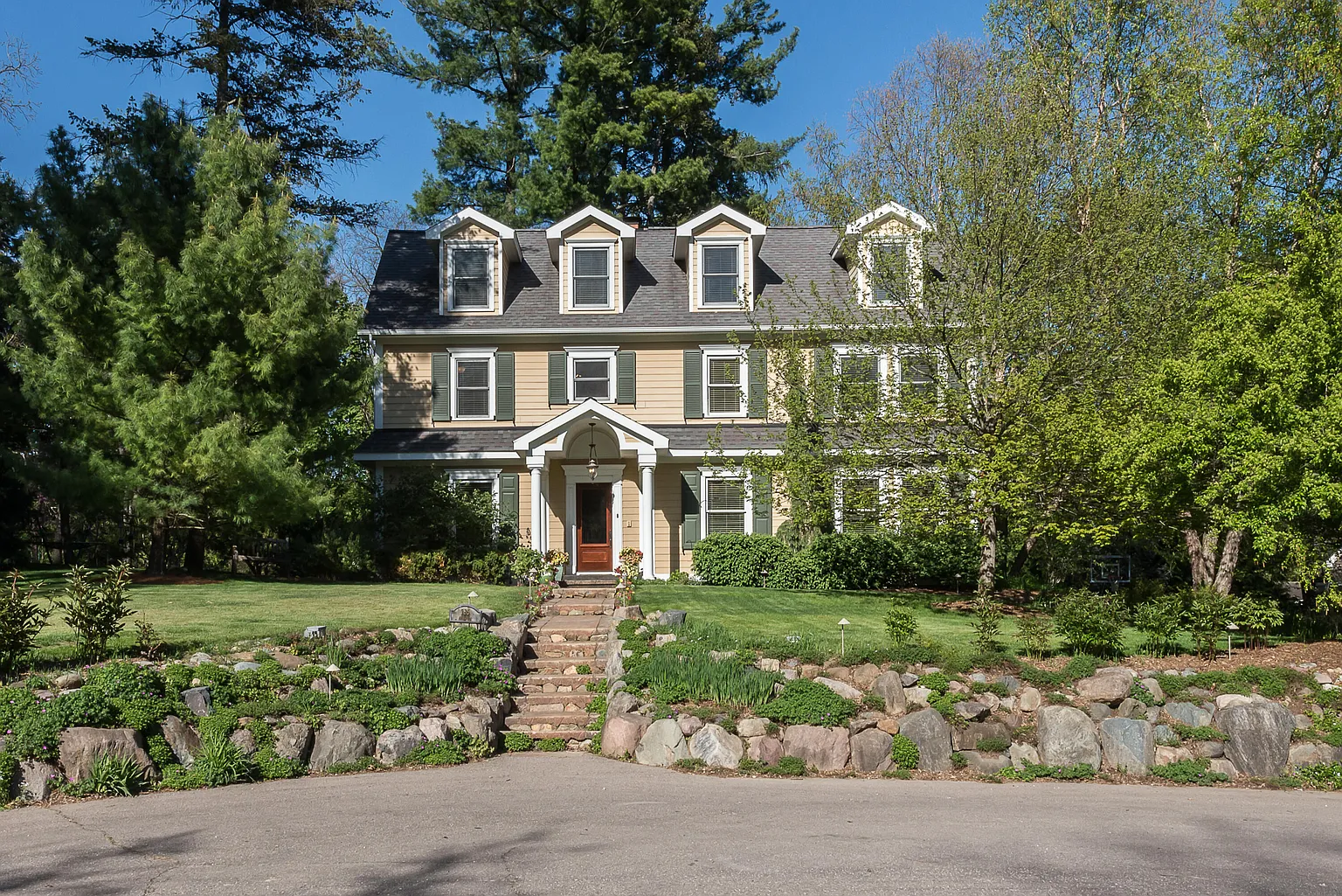 785 Arlington Blvd photo 1