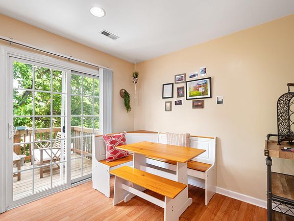 4th image of 103 Hartford Ct