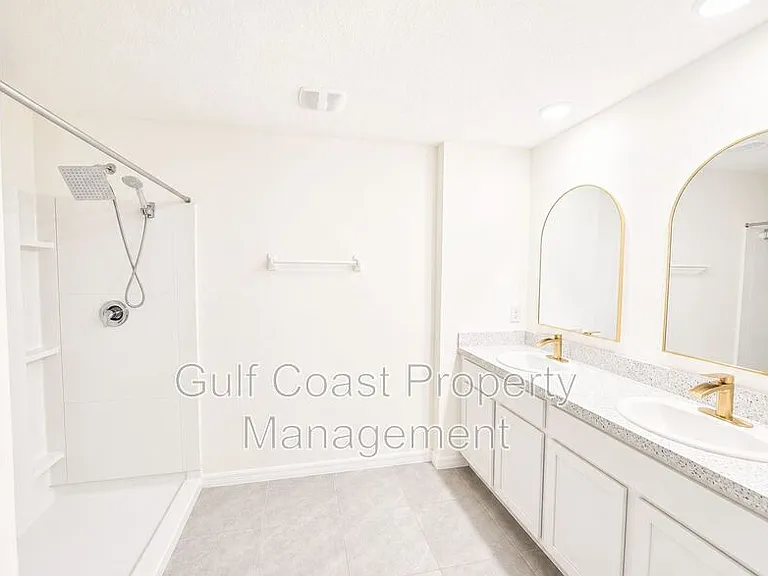 10219 Charlotte Dr — Photo 9